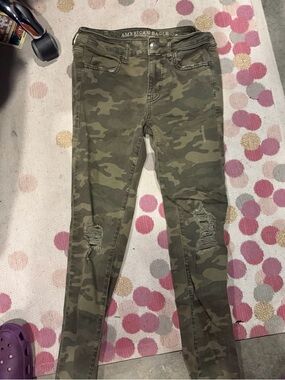 American Eagle Outfitters Women's Camo Skinny Jeans - Olive Green